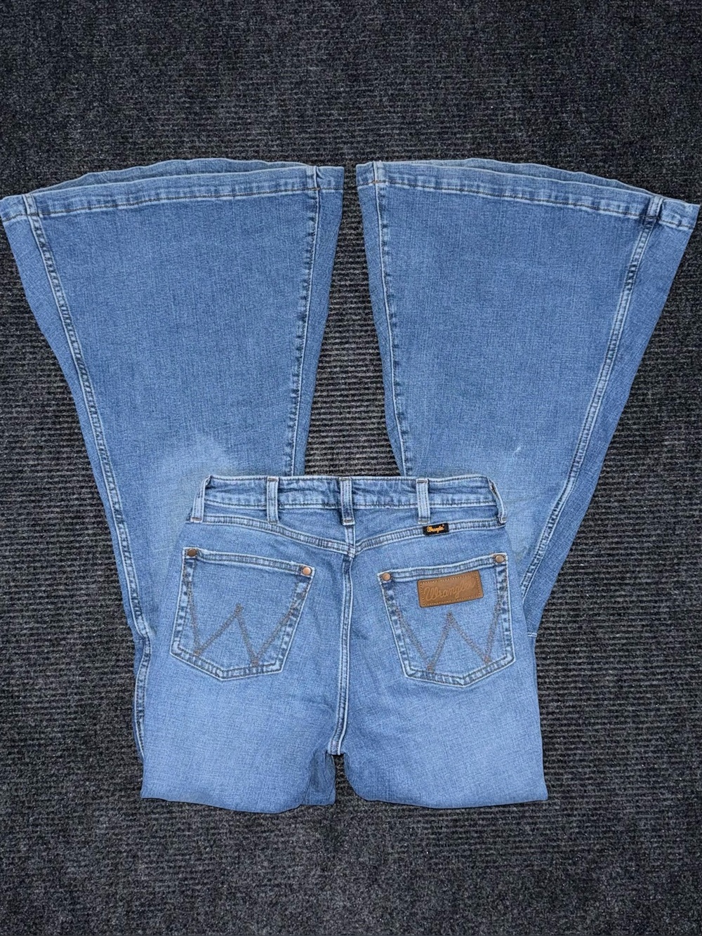 Wrangler Retro High Rise Trumpet Super Flare Bell Bottom Jean 27x36 Western Boho
